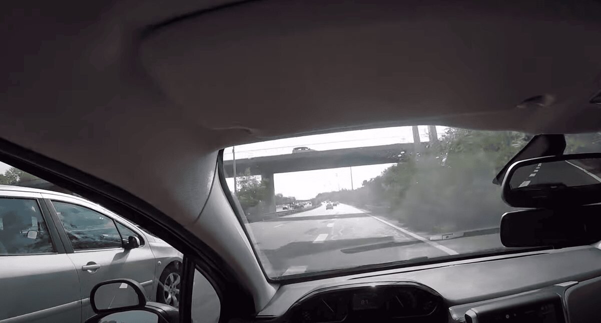 apprendre l'insertion sur autoroute en Suisse voie d'accélaration