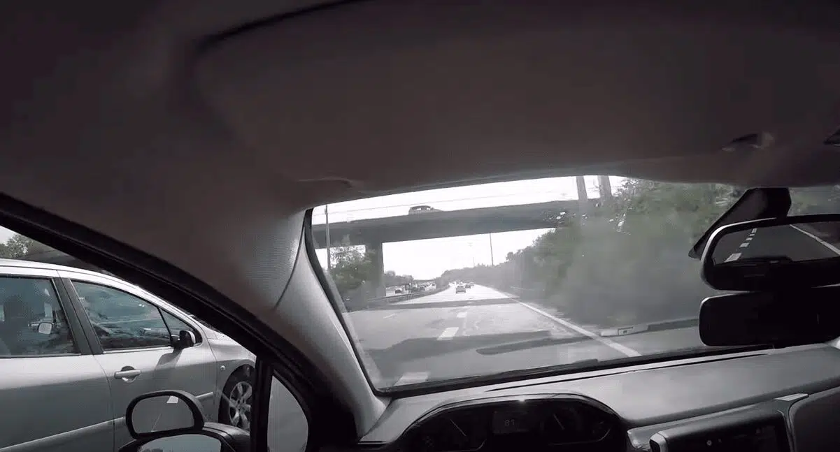 apprendre l'insertion sur autoroute en Suisse voie d'accélaration